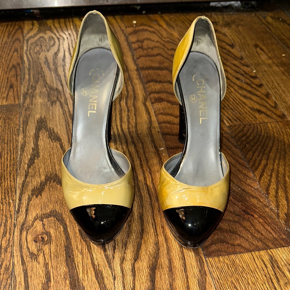 CHANEL Two-Tone Yellow and Black Heels